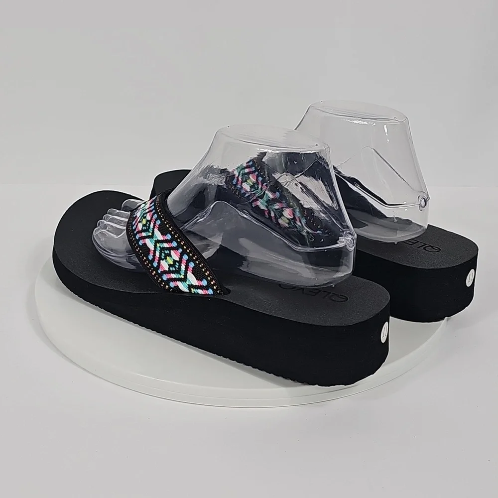 NWOT QLEYO Platform Flip Flops Black Aztec Print Comfort Sandals 11 Beach Cruise